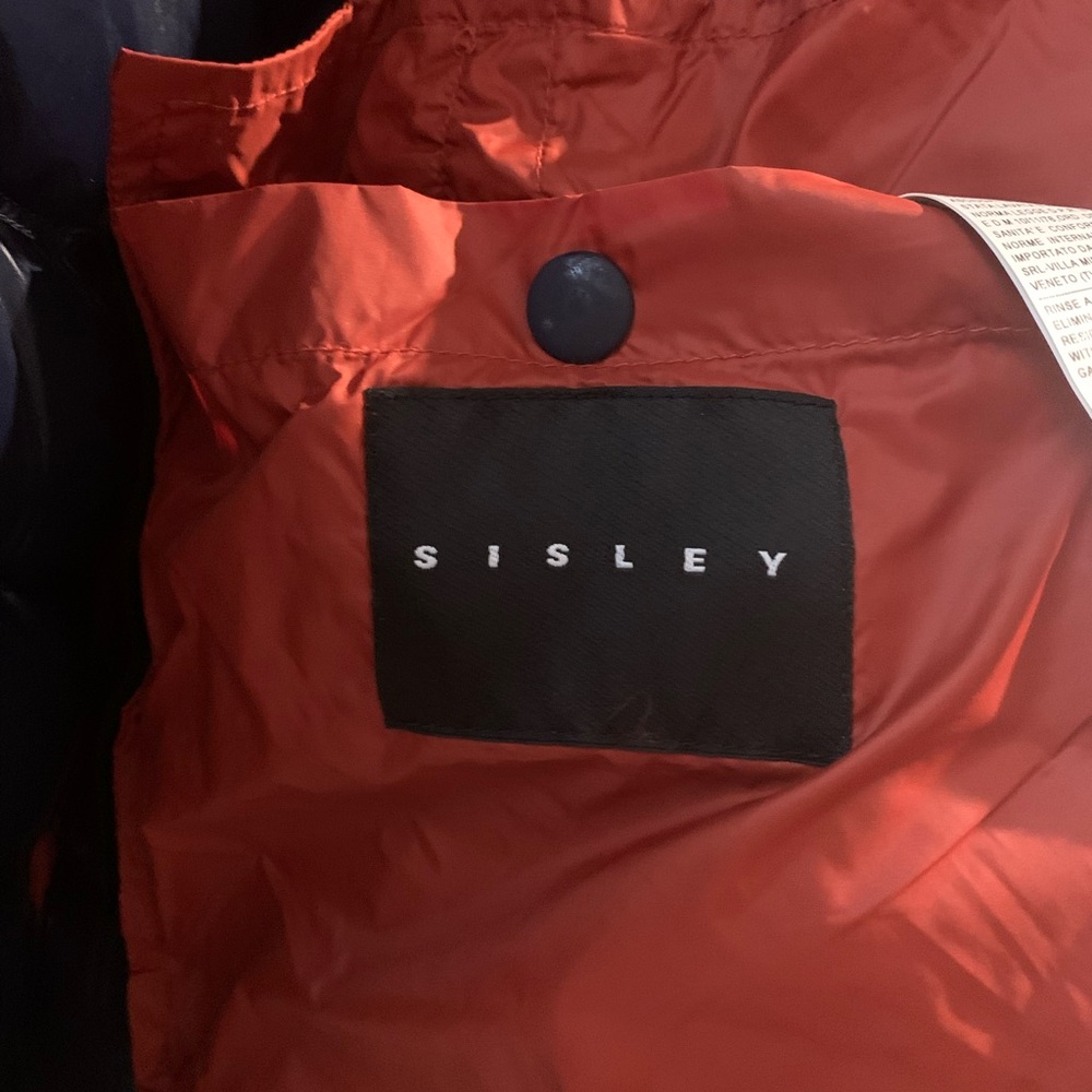 Red Jacket - Picture 2 of 4